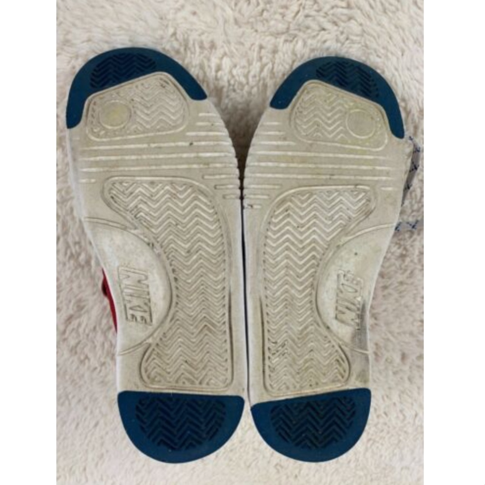 Nike Air Akronite Mid Top Lebron James Sneakers - Picture 8 of 8